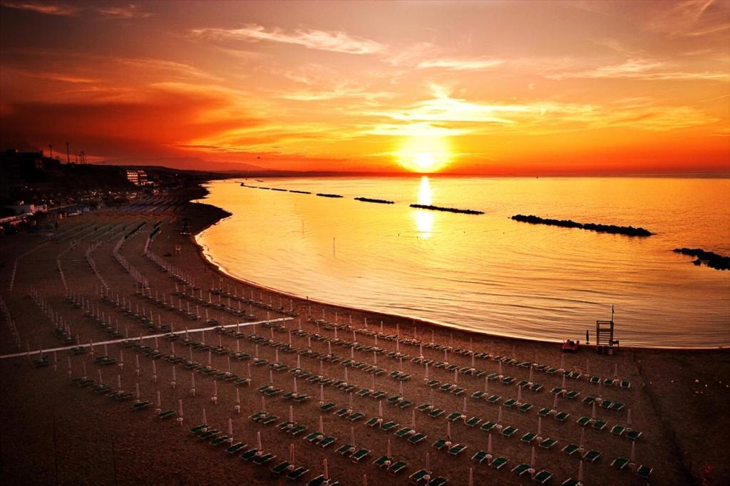 Le Stanze Di Botticelli Bed & Breakfast Termoli Luaran gambar